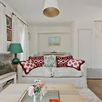 Elegant 3 Bed Flat Earls Court