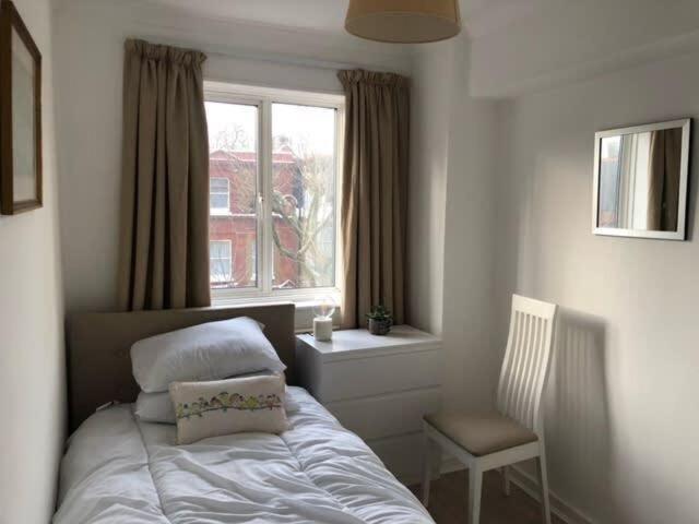 Elegant 3 Bed Flat Earls Court Appartamento