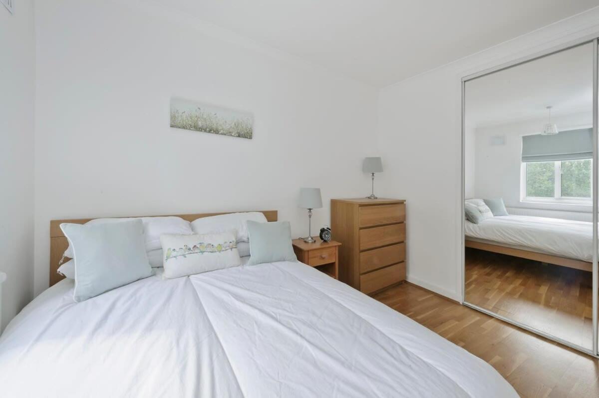 Elegant 3 Bed Flat Earls Court * Londra