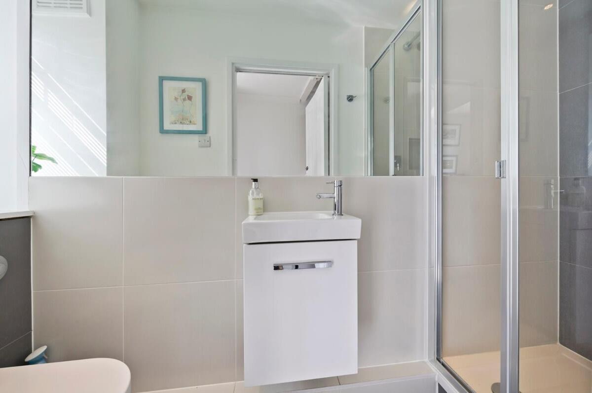 Elegant 3 Bed Flat Earls Court